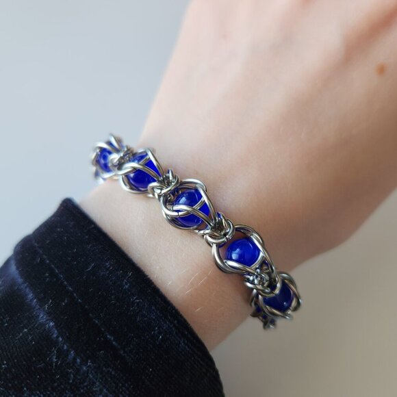 Vintage silver whimsigoth fairy witch blue pearl chainmail bracelet - Picture 11 of 12